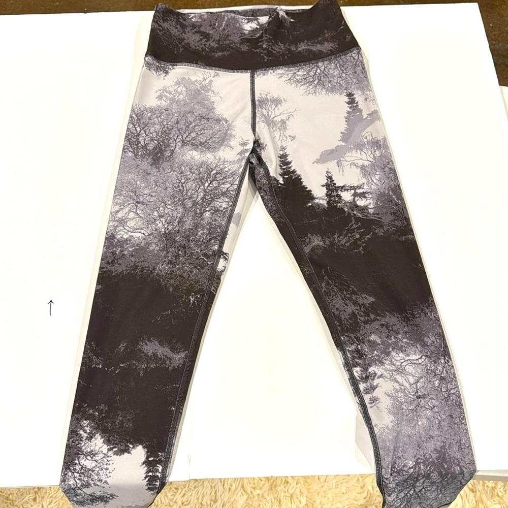 Aerie ~ High Waisted Leggings with Forest print ~ Medium